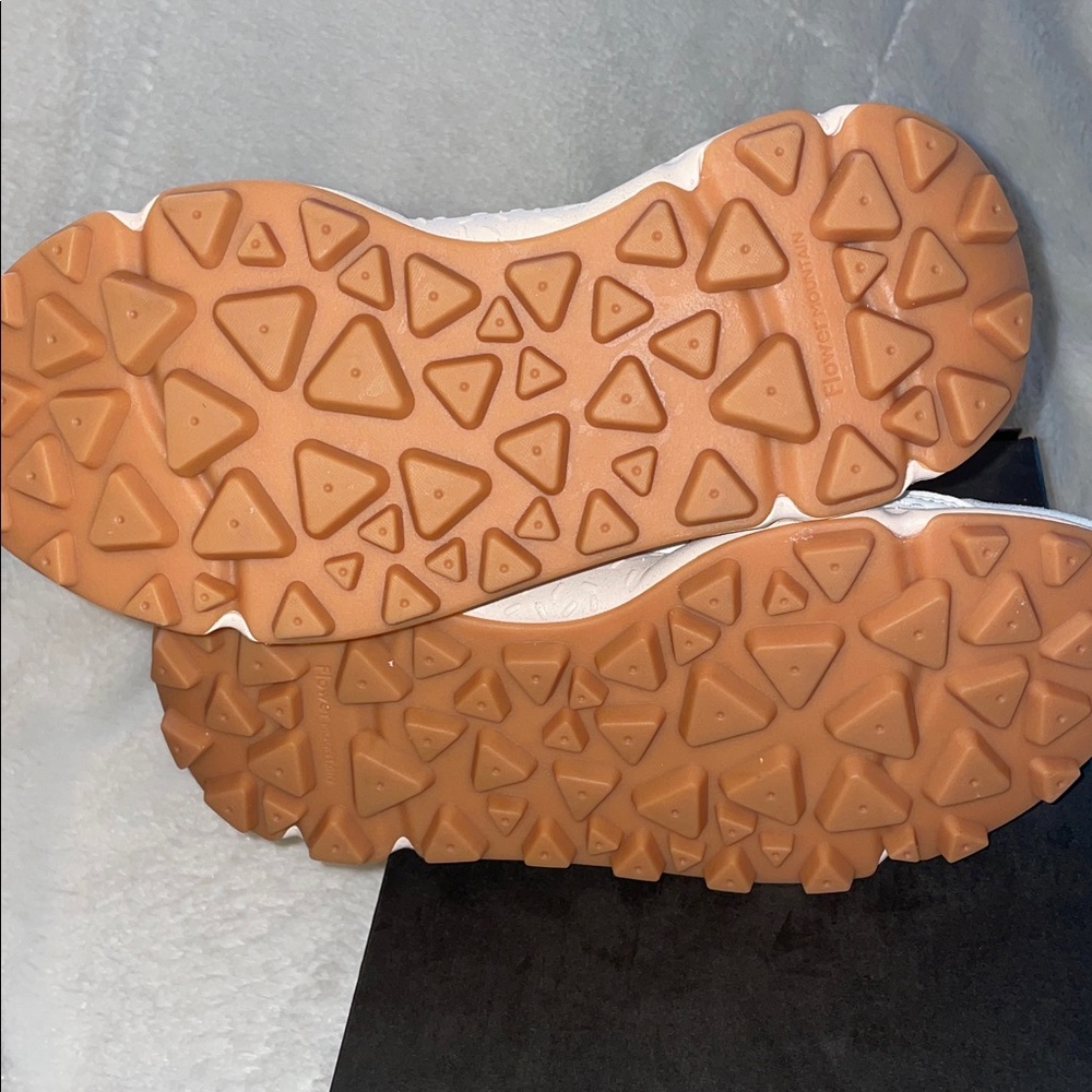 NWT Flower Mountain YAMANO 3 WOMAN KAISO - Eco-suede technical fabric Sneaker - Picture 14 of 15
